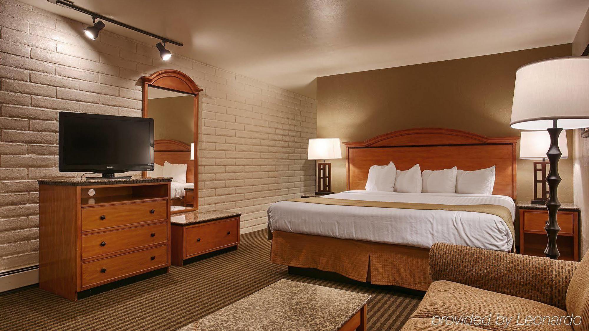 Western Mountain Shadows Motel 3*